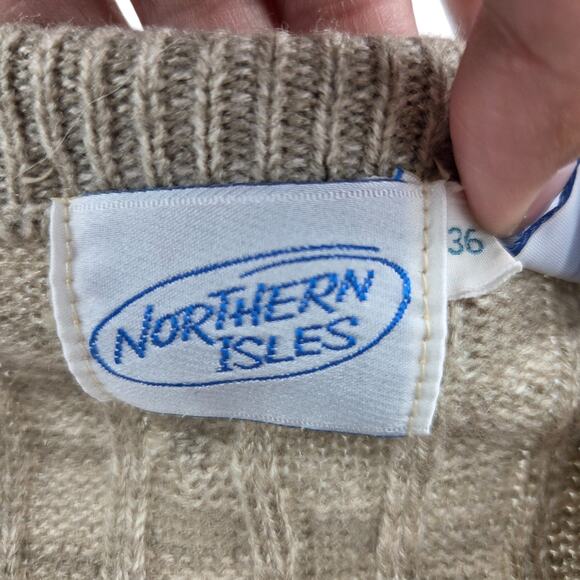 VINTAGE NORTHERN ISLES SMALL Y2K CABLE KNIT BUTTON UP SWEATER VEST - Picture 4 of 5